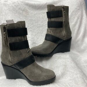 Sorel Gray and Black wedge Heeled Boots